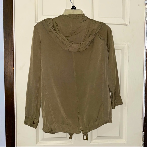 On the Land Jacket - Picture 2 of 2